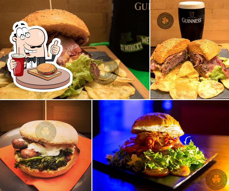 Prova un hamburger a The Clover Irish Pub