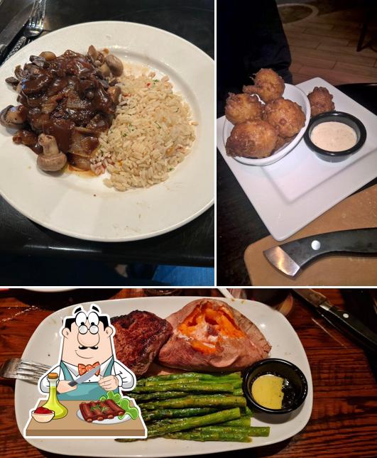 LongHorn Steakhouse, 300 Maine Mall Rd in South Portland Restaurant