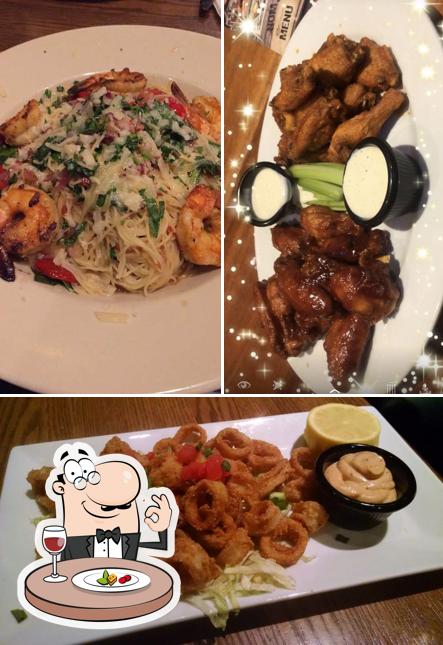 WoodnTap Wallingford, 970 N Colony Rd in Wallingford Restaurant