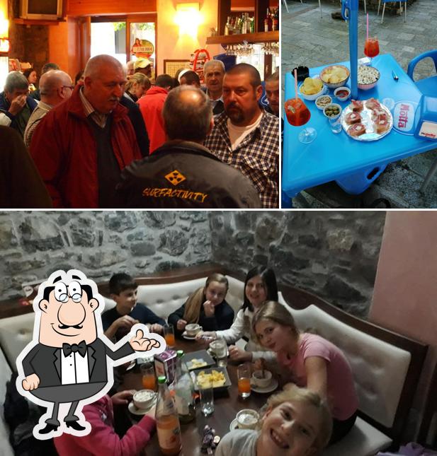 Bar Tabaccheria Caffè Italia si caratterizza per la interni e cibo
