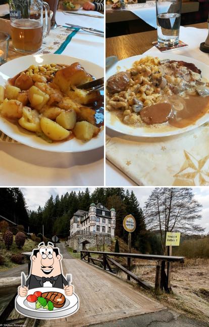 Try out meat meals at Gasthof Fels