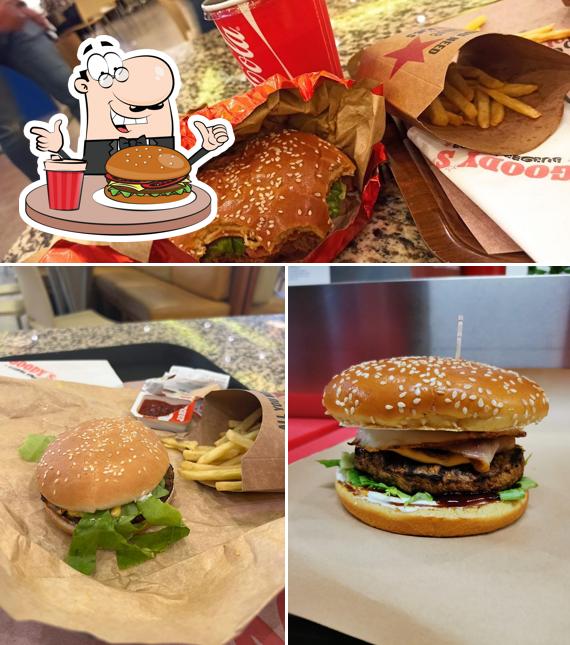 Закажите гамбургеры в "GOODY 's Burger House"