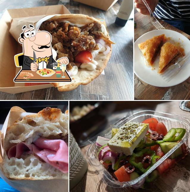 Essen im Olympos Greek Sandwiches and Delicacies