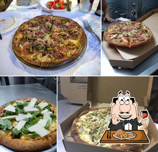 Pizza Cave, Ormos Marathokampou Restaurant reviews
