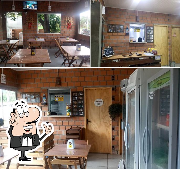 O interior do Tchê Lanches