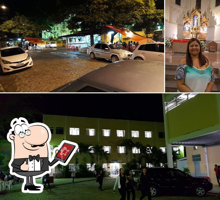 O exterior do Tuttis Lanches