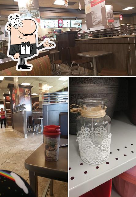 L'intérieur de Tim Hortons