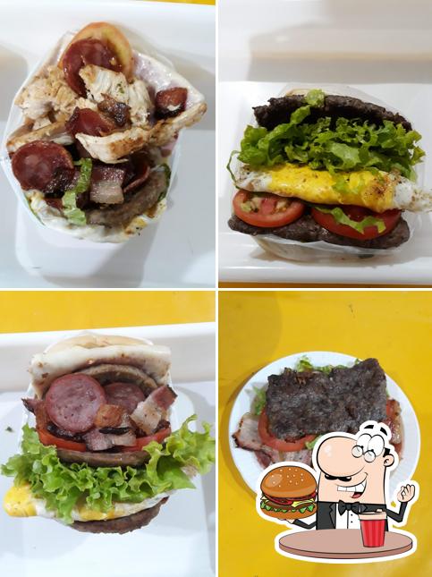 Peça um hambúrguer no Sandu Lanches