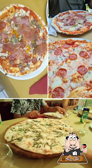 A Osteria Il Coccio, puoi prenderti una bella pizza