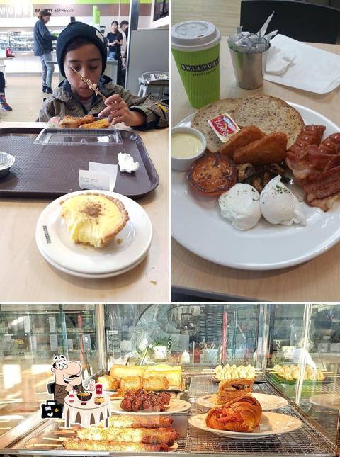 Hollywood Bakery and Espresso, 4/624 Rosebank Rd in Auckland