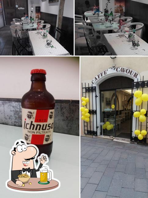 Puoi prenderti un rinfrescante bicchiere di birra chiara o scura