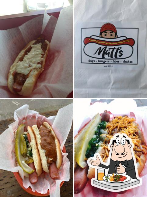 Food at Matt's Famous Chili Dogs