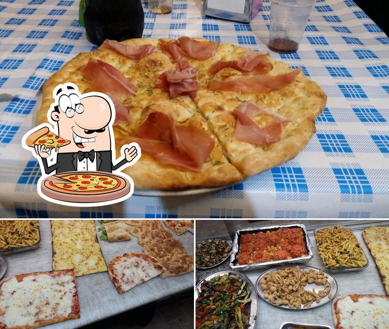 Ordina tra le svariate varianti di pizza