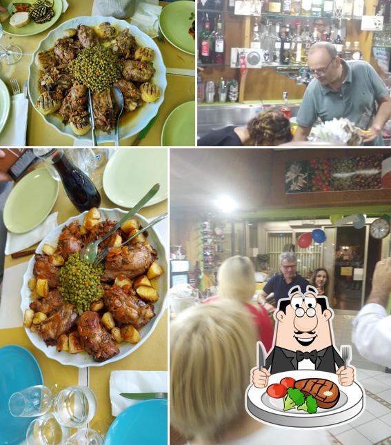 Ordina i un pasto a base di carne a Bar Bianchi