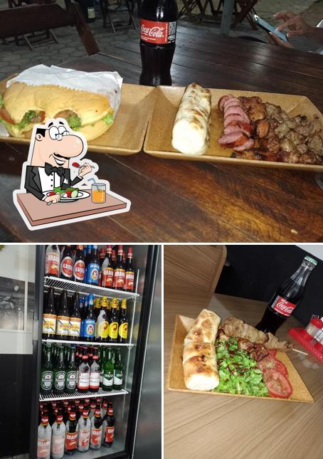 Entre diversos coisas, comida e cerveja podem ser encontrados no Cantinho do espetinho