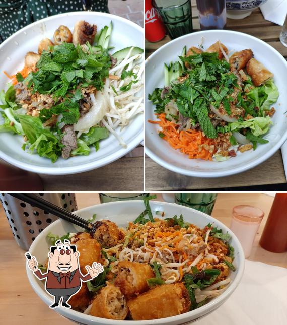 Food at Pho Valmy