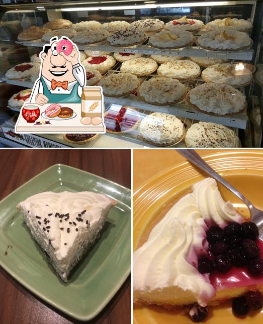 "Polly's Pies Restaurant & Bakery" представляет гостям большой выбор десертов