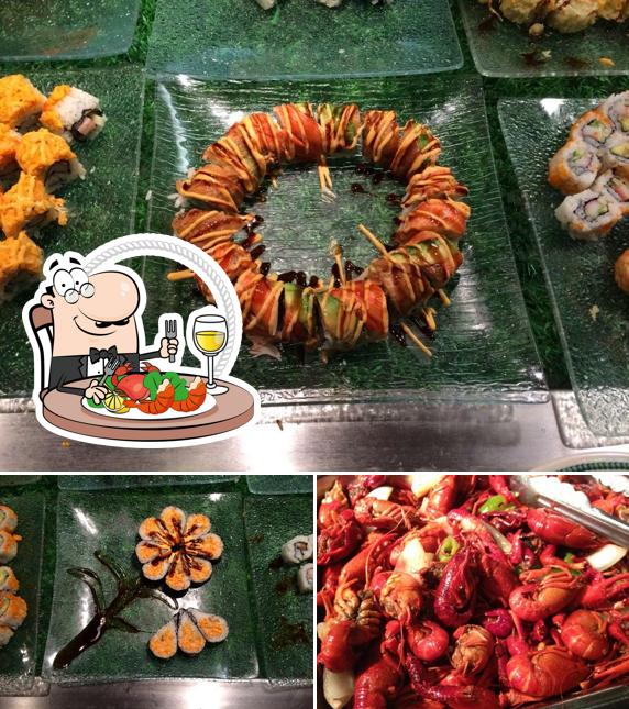 Попробуйте блюда с морепродуктами в "East Dynasty Buffet"