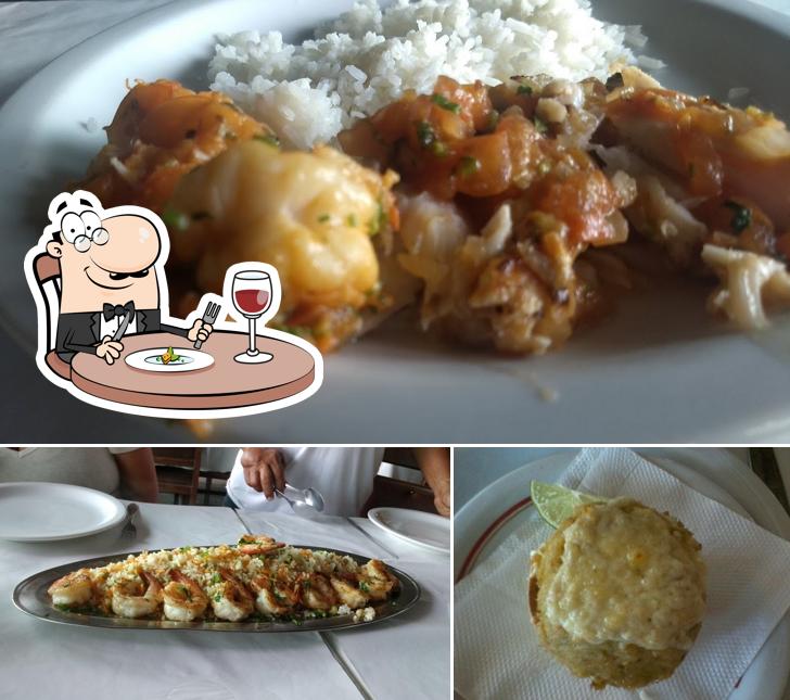 Comida em Restaurante Dalmo Bárbaro