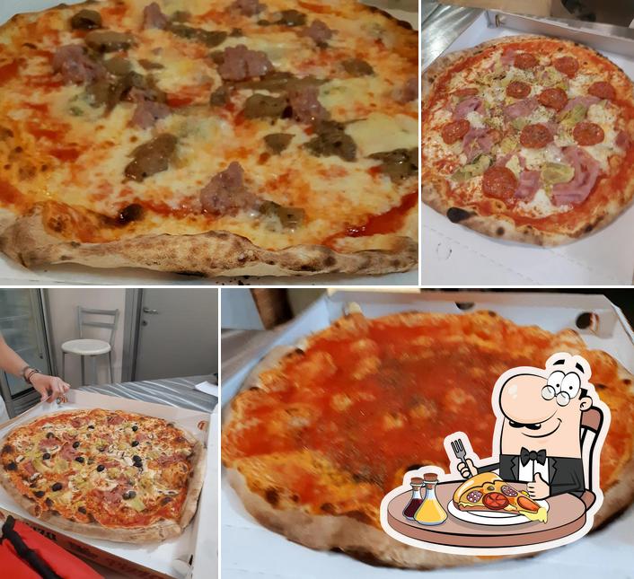 Ordina tra le svariate varianti di pizza