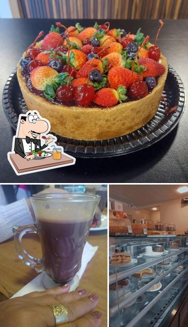 Comida em Café com Bolo