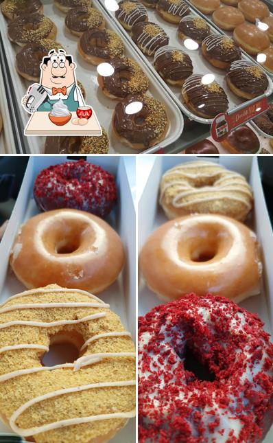 "Krispy Kreme Rosebank" предлагает разнообразный выбор сладких блюд