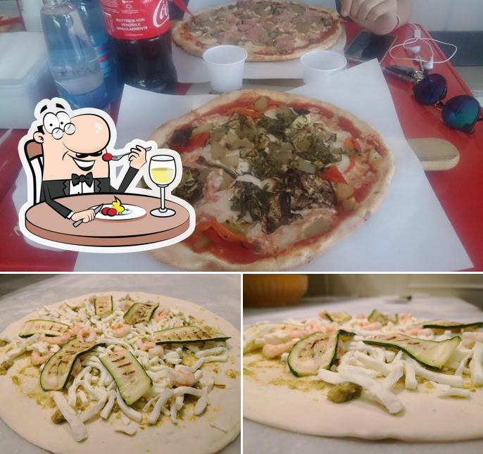 Platti al Nuova Mediterranea Pizzeria