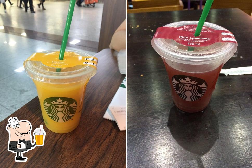 Desfrute de uma bebida no Starbucks