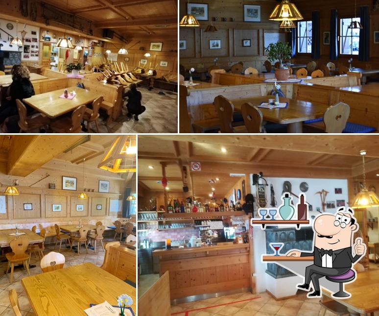 Dai un'occhiata agli interni di Halbweghütte Rifugio Mezzavia