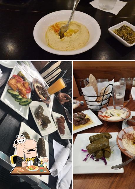Еда в "Lebanese Taverna"
