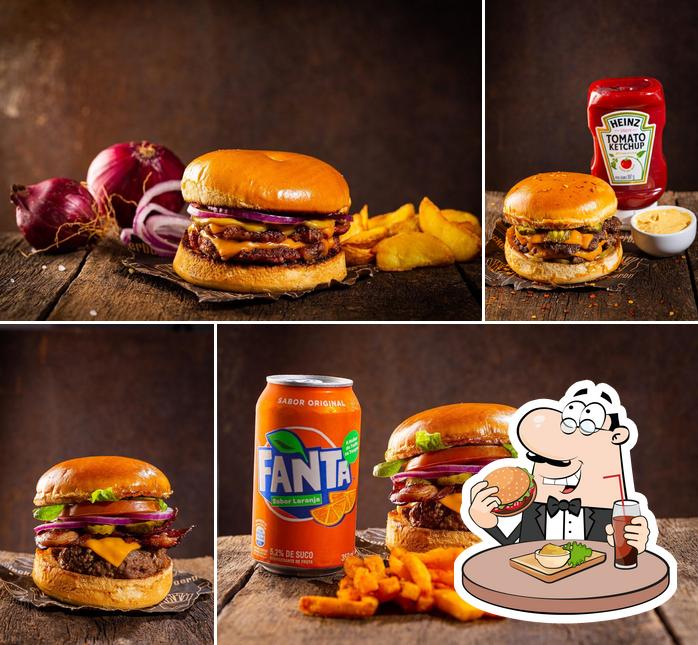 Experimente um hambúrguer no Lecker Fast Food