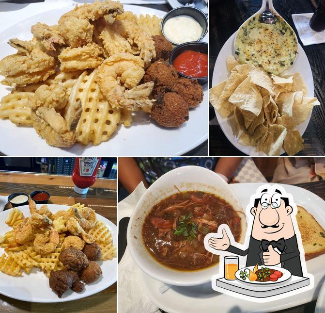 WalkOn's Sports Bistreaux Arlington Restaurant in Arlington