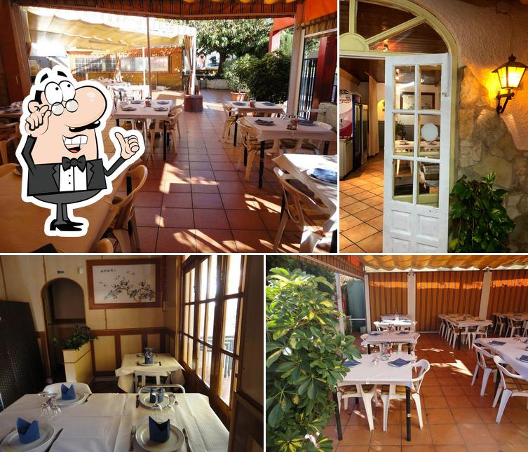 Check out how Restaurante Chino Playa Feliz looks inside