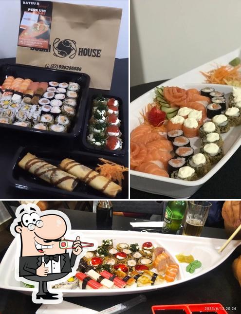 Rolos de sushi são disponibilizados no Sushi House