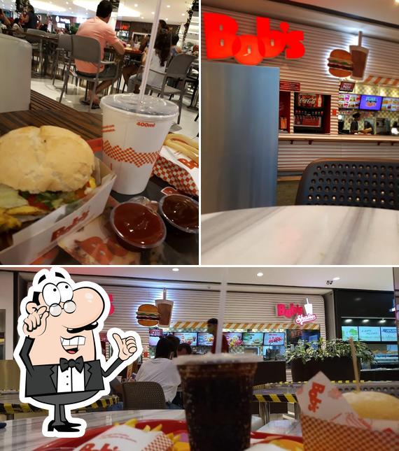 O interior do Bob's Burger - Shopping Flamboyant