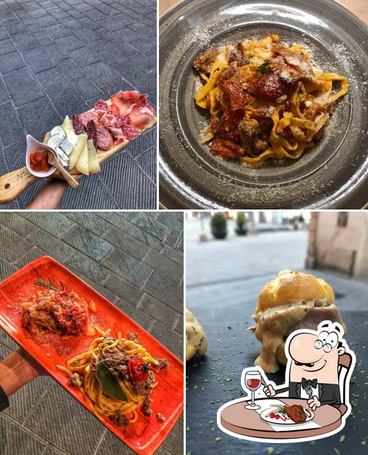 Prenditi i un pasto a base di carne a Enoteca Artemisia