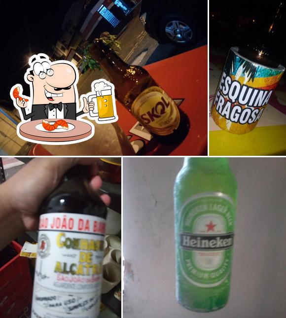 Desfute uma tulipa de cerveja leve ou escura