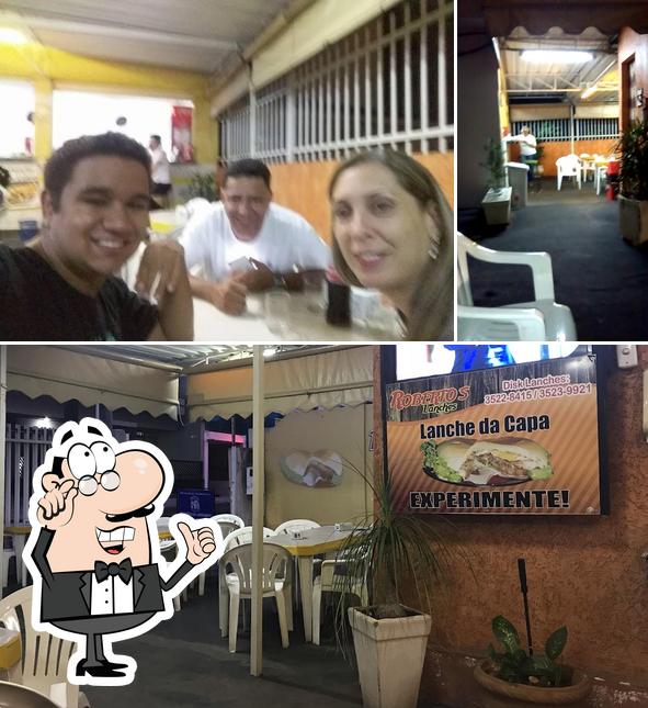 O interior do Roberto`s Lanches