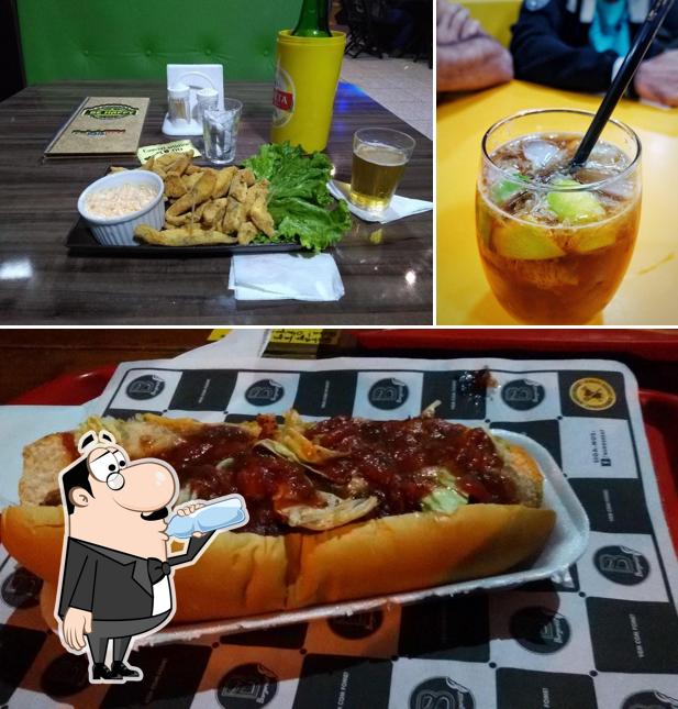 Entre diferentes coisas, bebida e comida podem ser encontrados no HAMBURGUERIA ARTESANAL BURGEREAT