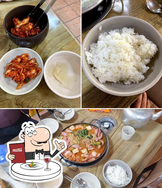 Food at 황가네부대찌개