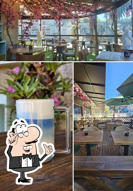 O interior do Bulegreen Café & Brunch