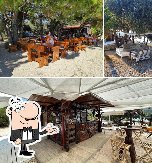 Gli interni di Kokopelli Beach Bar