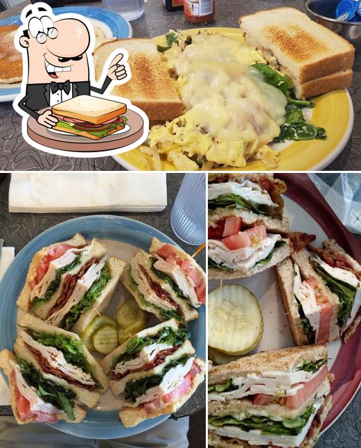 Carmen's Cafe in Muskegon Restaurant menu and reviews