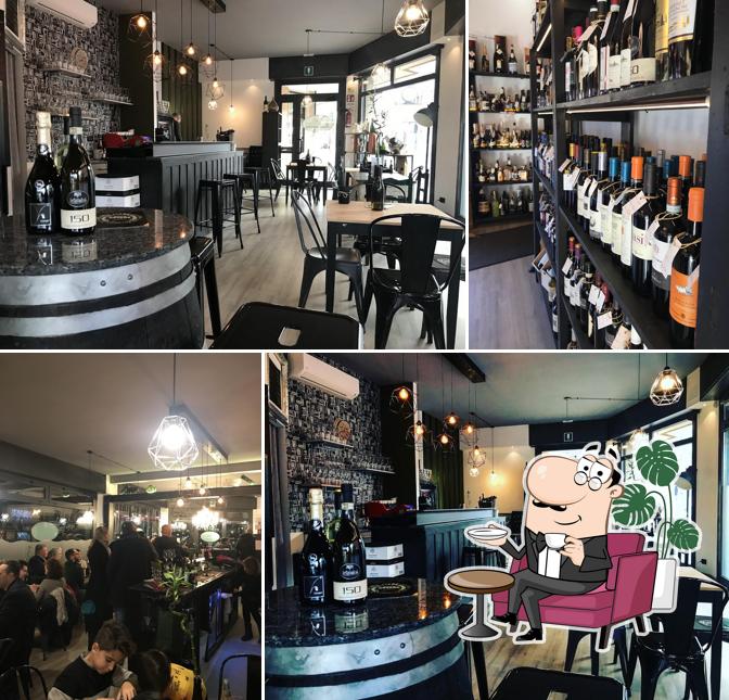 Gli interni di Divino in Vino wine boutique