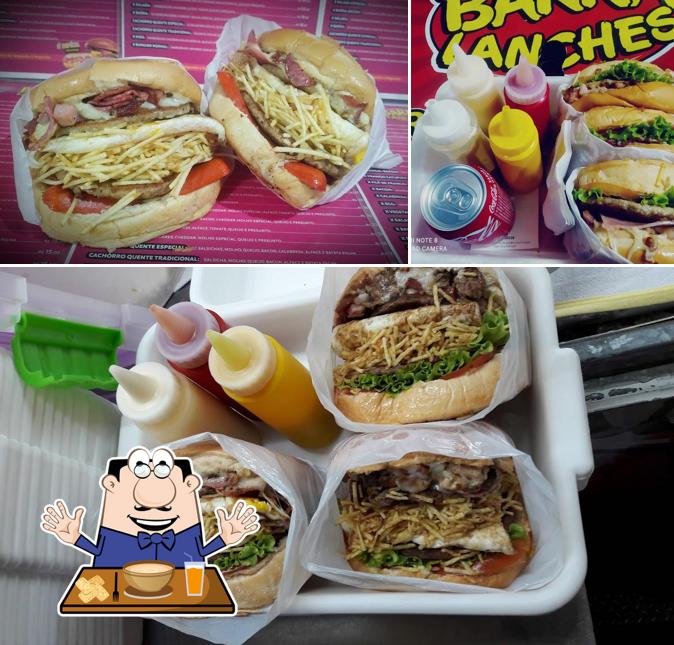 Sanduíche de carne de porco desfiada em Barra Lanches