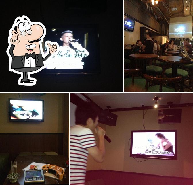Music Box pub & bar, Hong Kong, 10/F