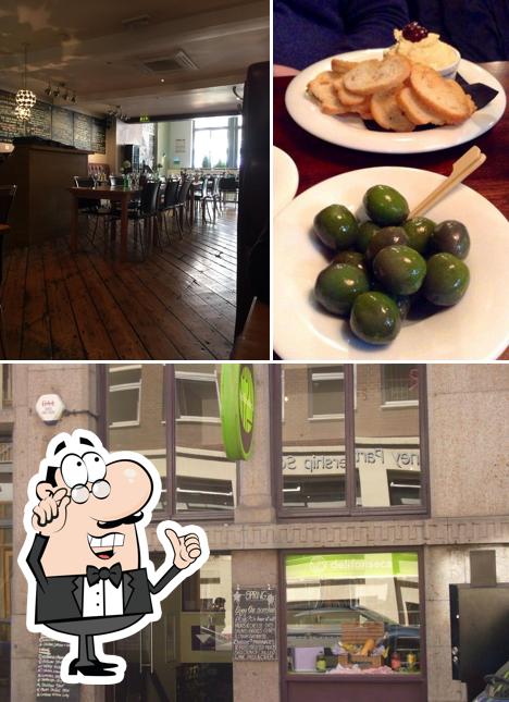 Mira las imágenes que muestran interior y comida en Fonseca's