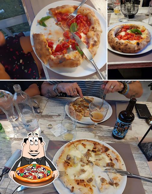 A La Vesuviana di Savio, vous pouvez déguster des pizzas