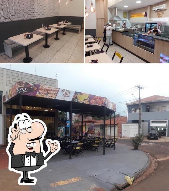 Veja imagens do interior do Recanto Mania Snack Bar