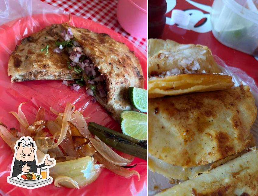 Food at Tacos de Barbacoa San Agustin